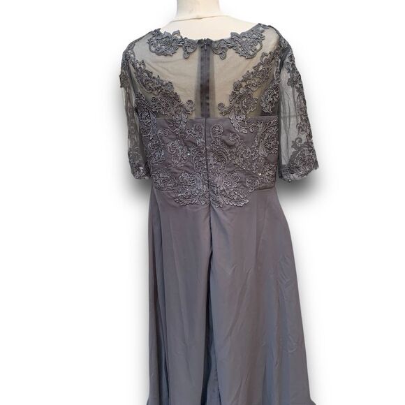 NWTs Mother of the Bride Groom Lacy Full Length Wedding Dress Formal size 18 W - Picture 7 of 12